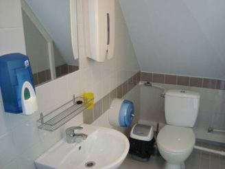 Cottage with Shared Bathroom