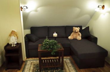 Семейный номер с диваном